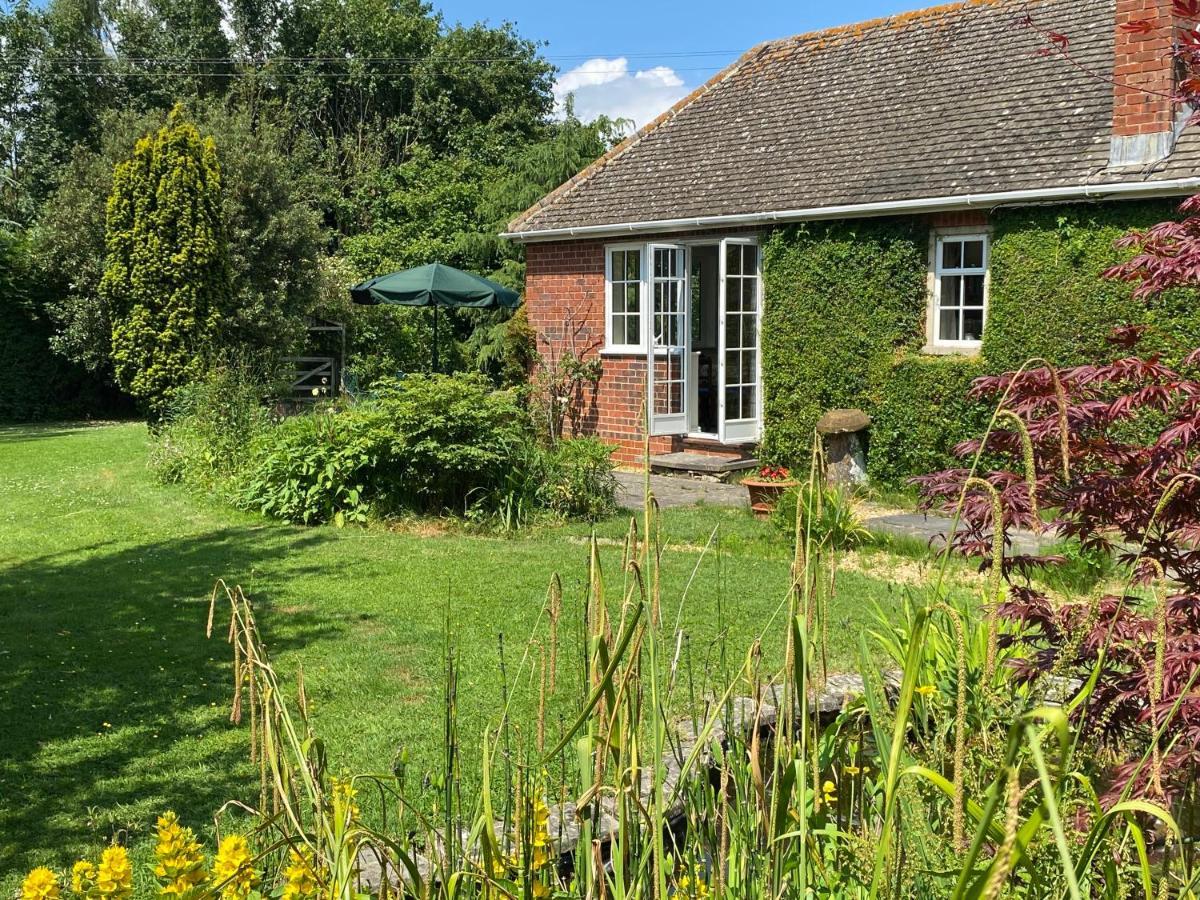 Rectory Bungalow Holiday Apartment Lower Brailes Exterior photo